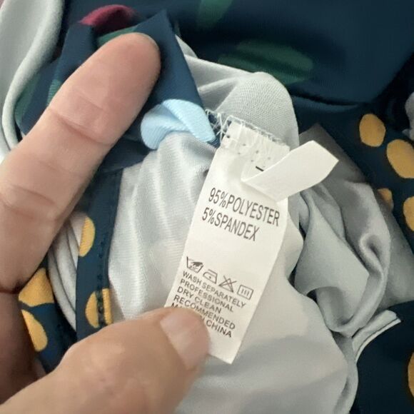 One Piece M Swimsuit Built In Bra Shorts Pockets Jumper Blue Floral NWOT Modest - Picture 6 of 7